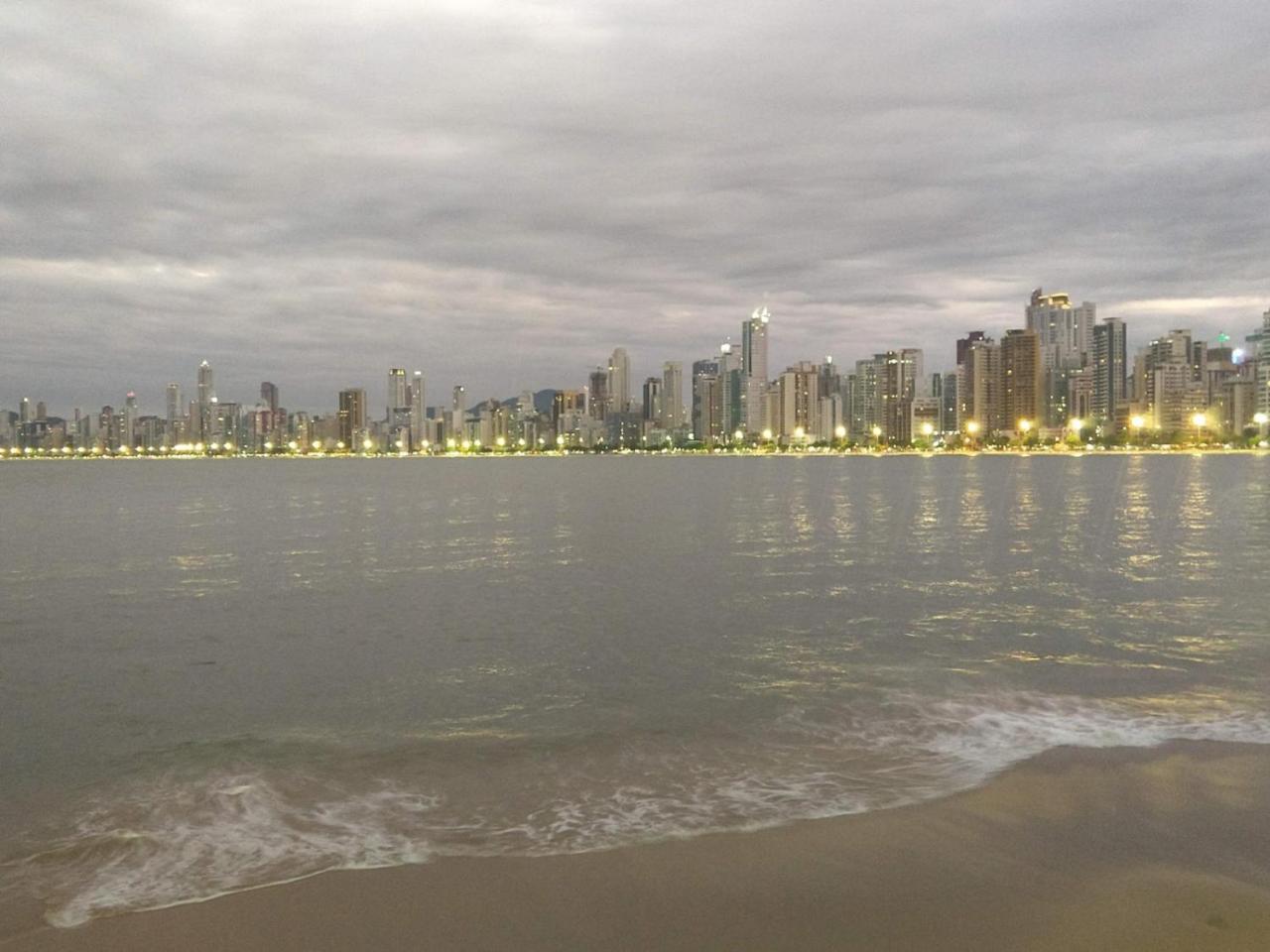 Apartamento Na Av Atlantica Com Ar Condicionado Balneário Camboriú エクステリア 写真